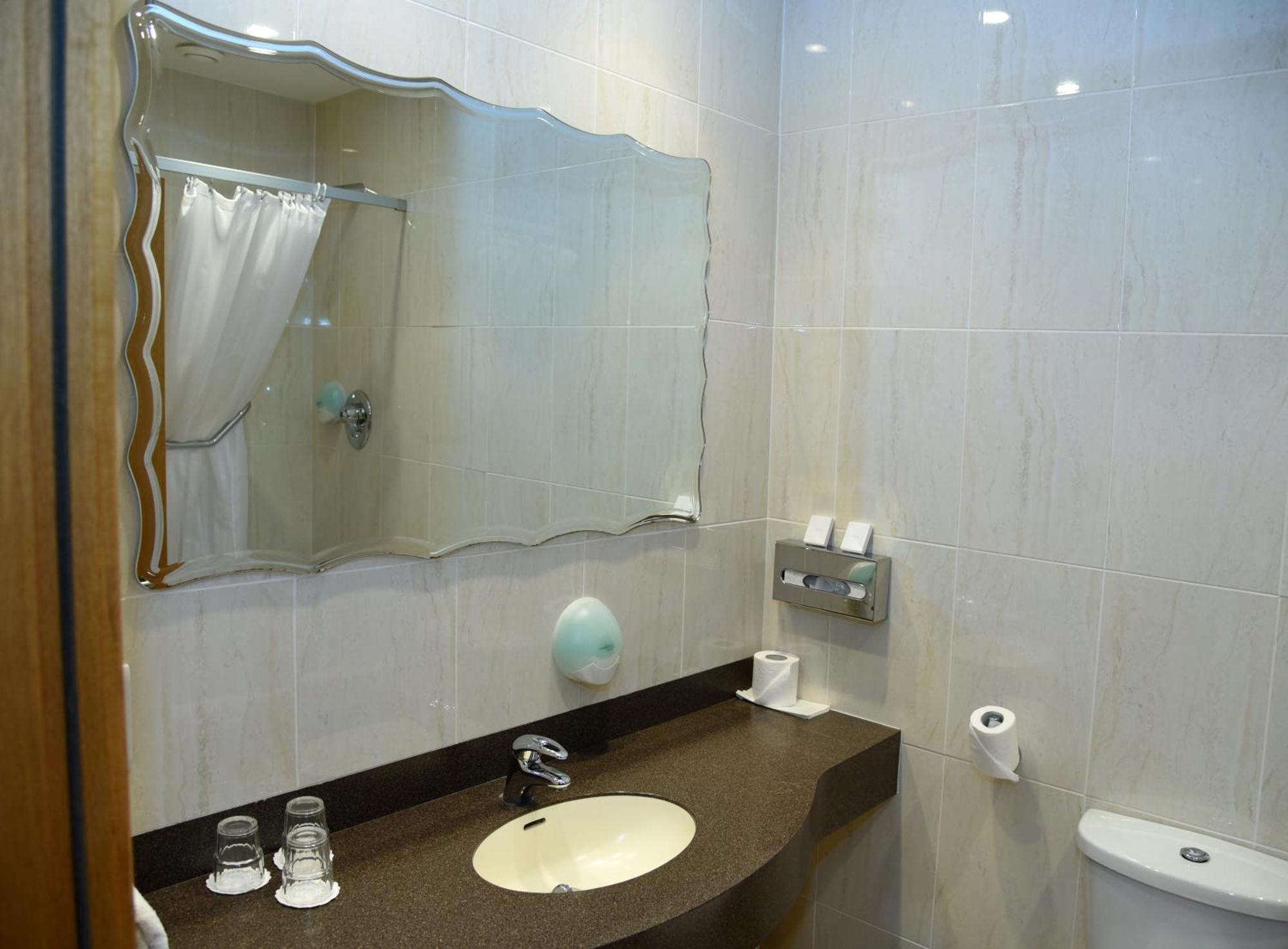 The Carraig Hotel Каррік-он-Шур Екстер'єр фото